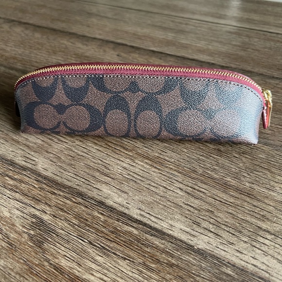 COACH ✏️✏️✏️CASE - Picture 7 of 9